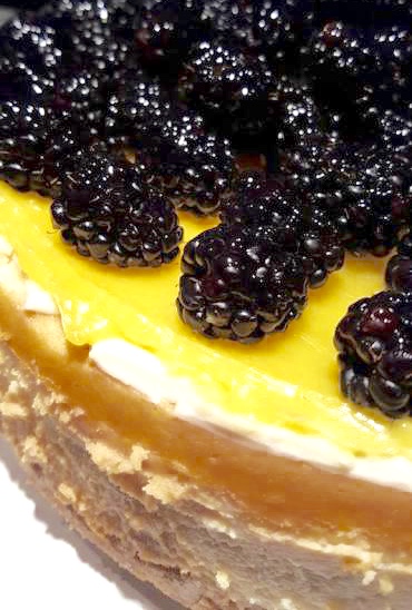 lemon-blackberry-cheesecake